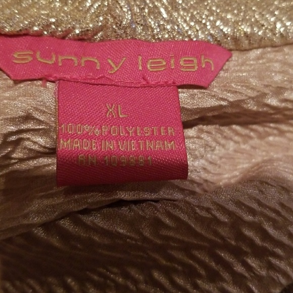 Top - Picture 2 of 2